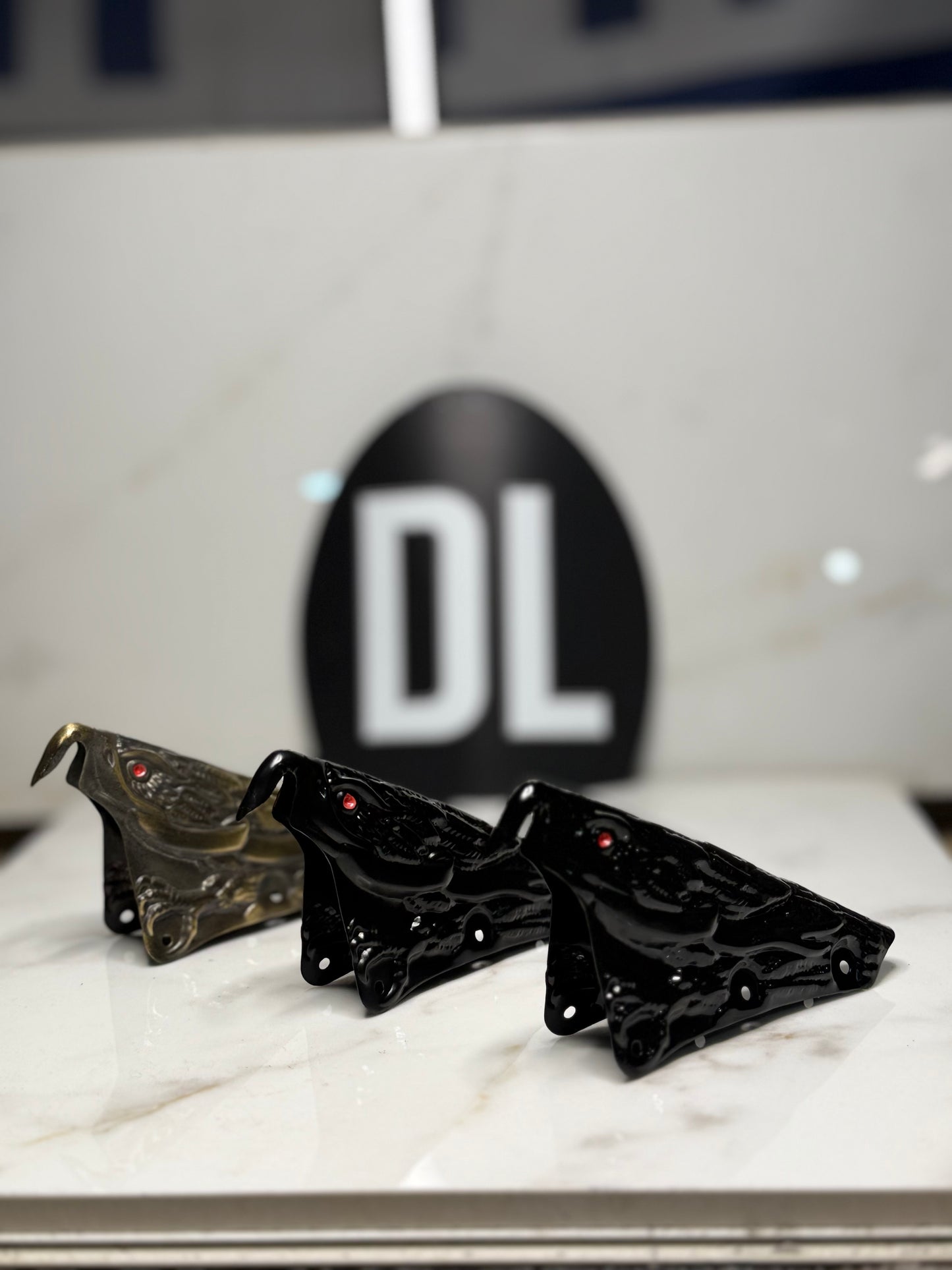 DL Red Eyed Eagle Front Holder